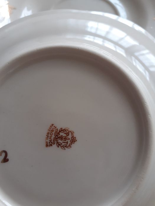 Talerzyk po filiżanka, porcelana ecru