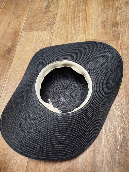 Пляжний капелюх чорний