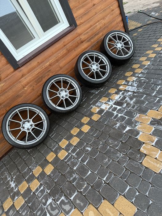 Kola felgi ispiri ffr6 19 8.5J 5x112 opony michelin 4s 235/35/19