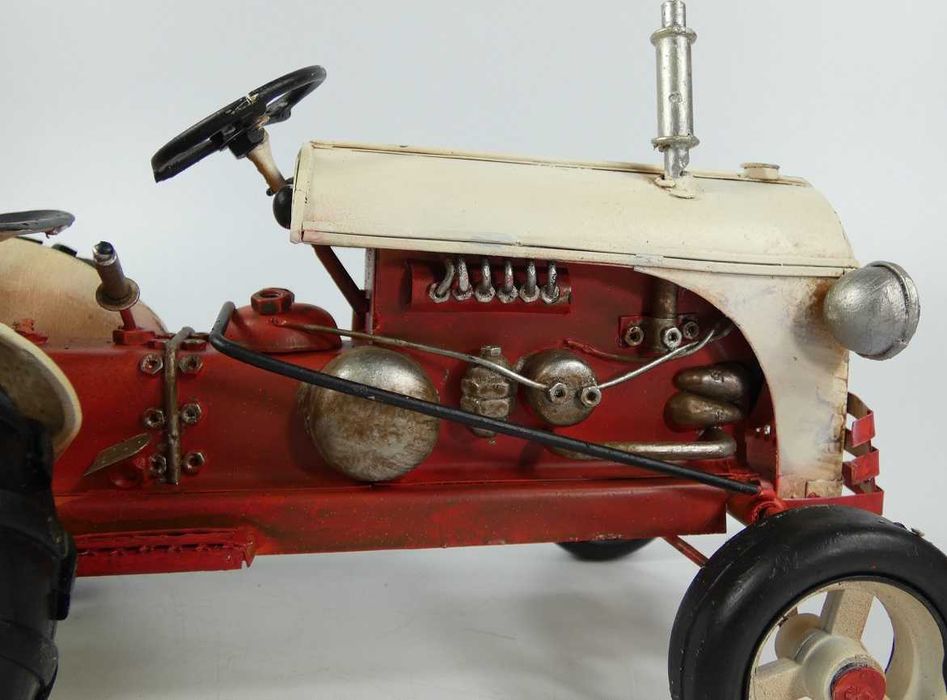 Metalowy TRAKTOR czerwono - beżowy ciągnik retro POJAZD