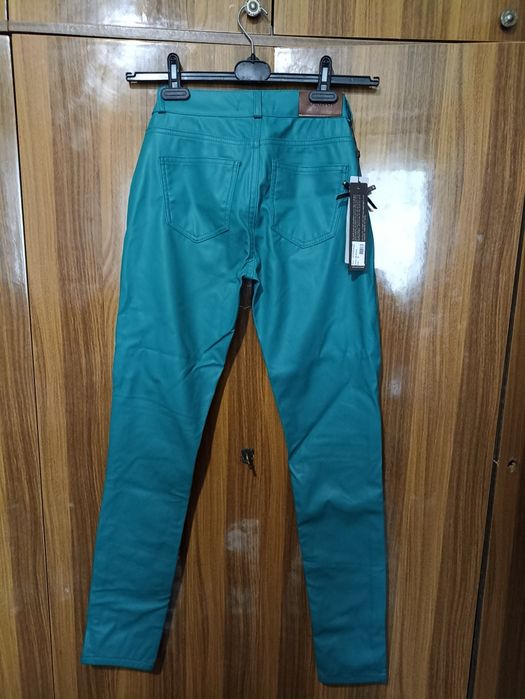 Штани на гудзику