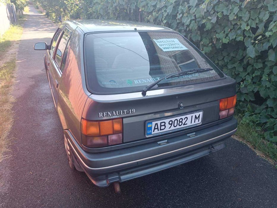 Продам Renault 19 1989 нефарбований.