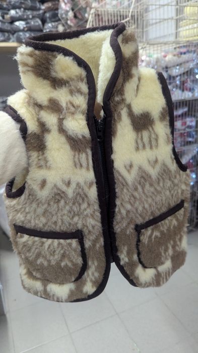 Дитяча жилетка з овчини , безрукавка тепла