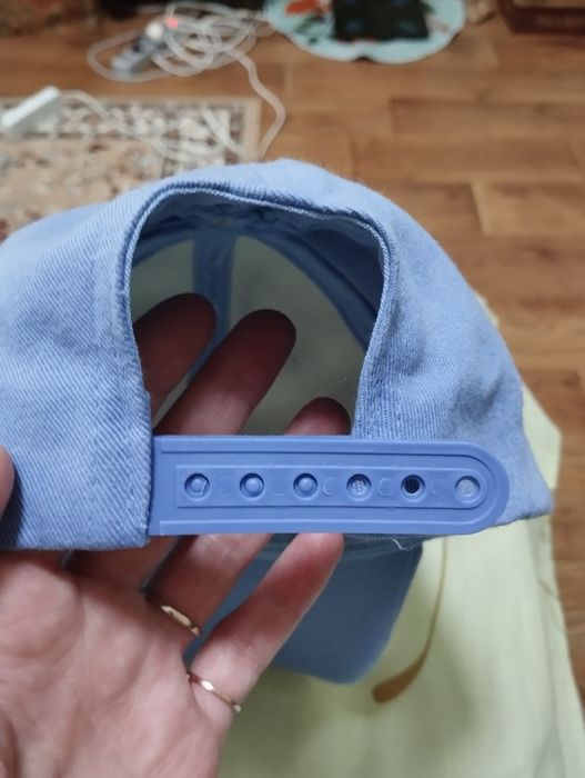 Продам жіночу кепку бейсболку