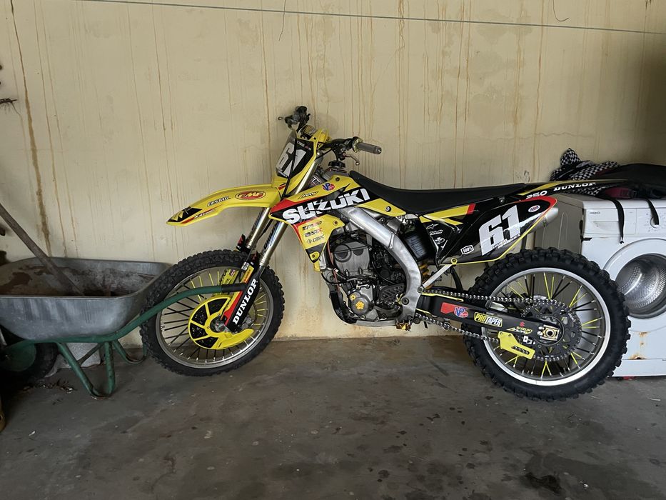 Suzuki 250 rmz nao matriculada