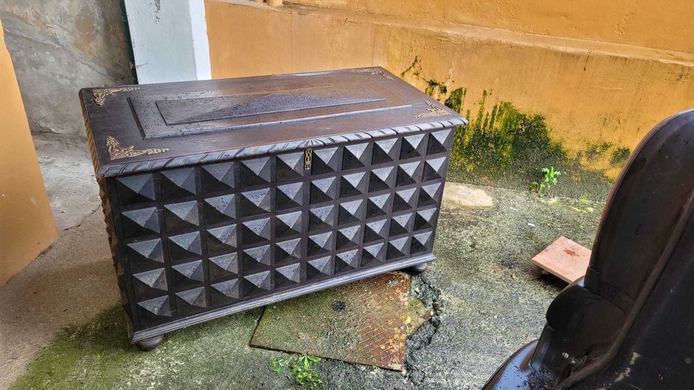 2 Arca Bau Madeira Maciça Antigo