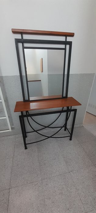 Mesa de entrada + espelho , em ferro