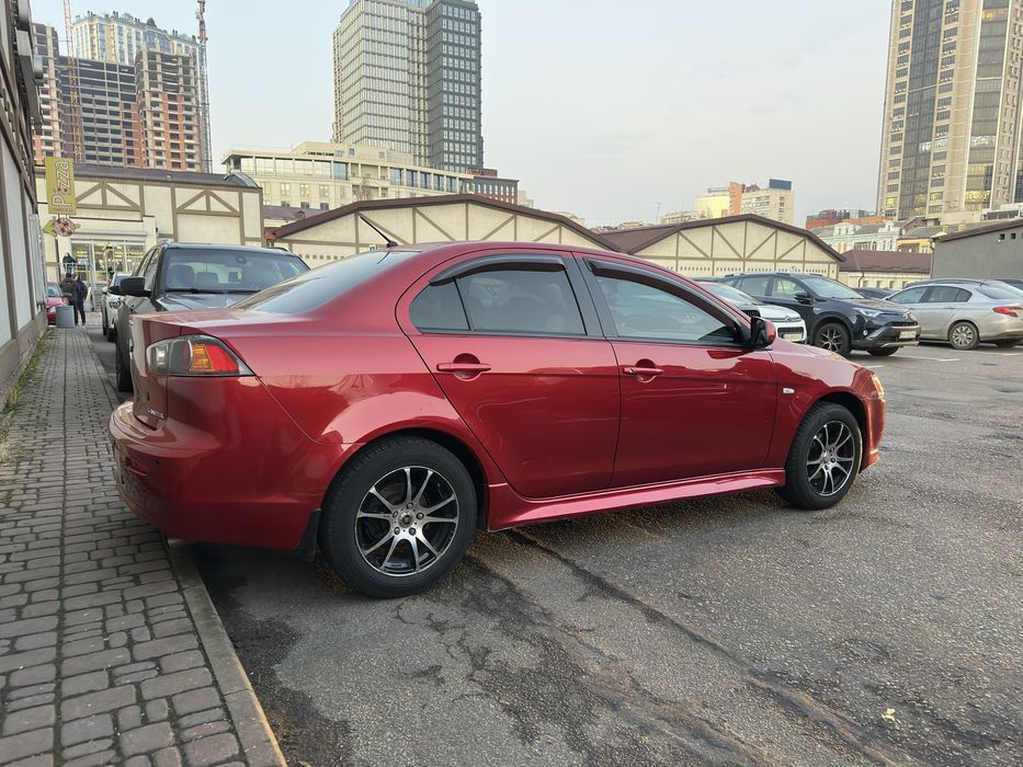 Продам Офіційний Mitsubishi Lancer X в гарному стані