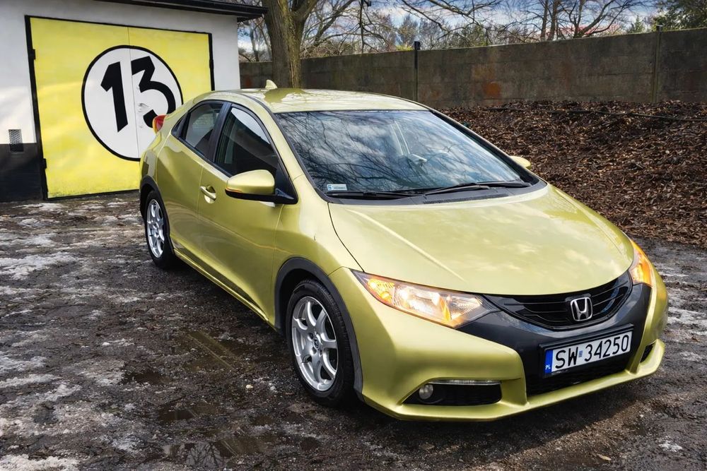 Honda Civic Honda Civic 1.4 Ben. Pierwsza rej. 2013r. Polski salon. Piękny kolor!