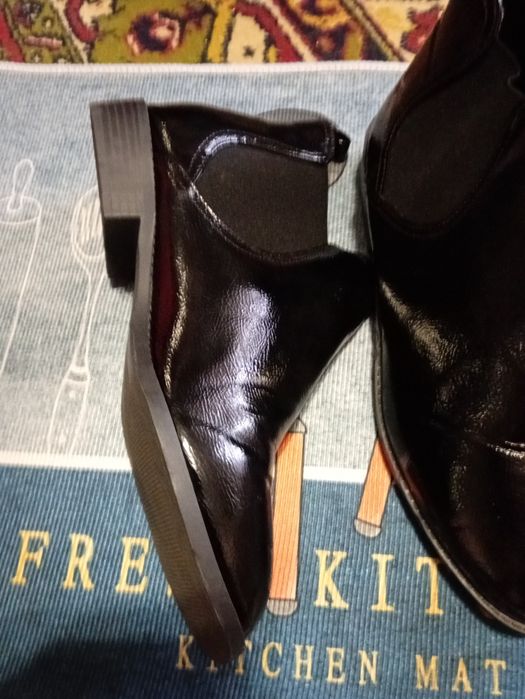 Новые Деми ботиночки лак р.43 на стельку 27.5