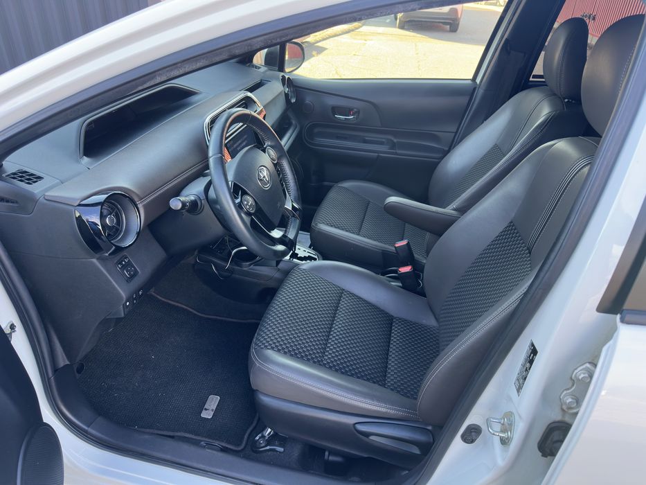 4л/100 км! Toyota AQUA 1.5 гібрид CROSSOVER 2019 рік 13800$