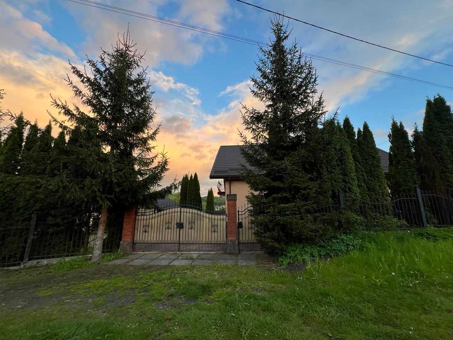 Продаж житлового будинку з ділянкою 29сот. у дуже мальовничому місці