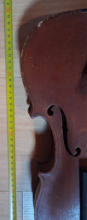 Violino antigo para restauro