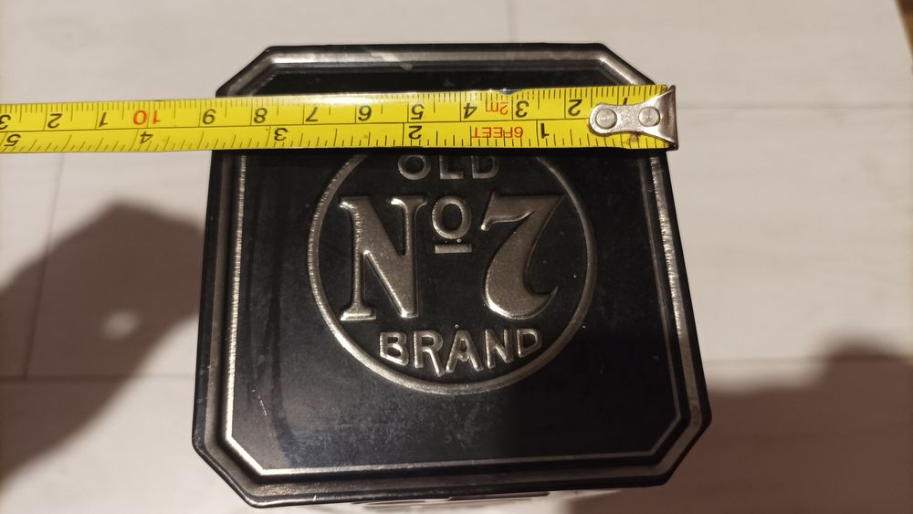 Металлические жестяные коробки