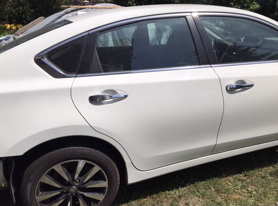 Двері Nissan Altima 2016 2017 2018