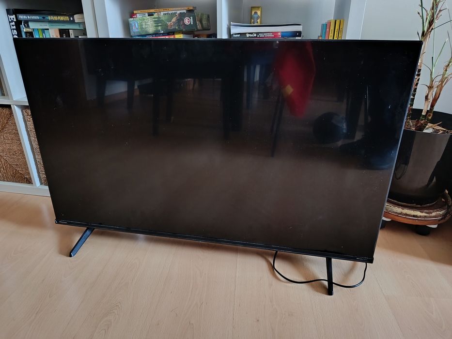 TV Hisense 43” 4K Smart TV – Para Reparação / Peças