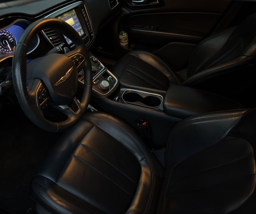 Chrysler 200C 3.6 V6 (300 л.с.) 2016 | Канада (км/ч) | Панорама | 106 тыс. км