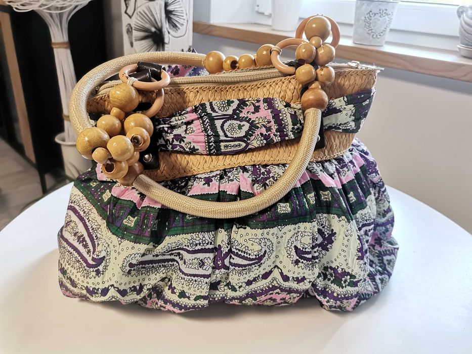 Torebka damska na różne okazje na innych aukcjach różne wzory i kolory