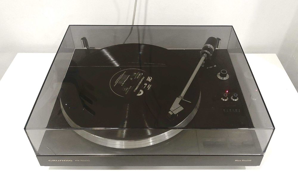 Gira-Discos GRUNDIG PS-3000 - Engenharia PHILIPS "Automatic Direct Control" (muito bom estado)