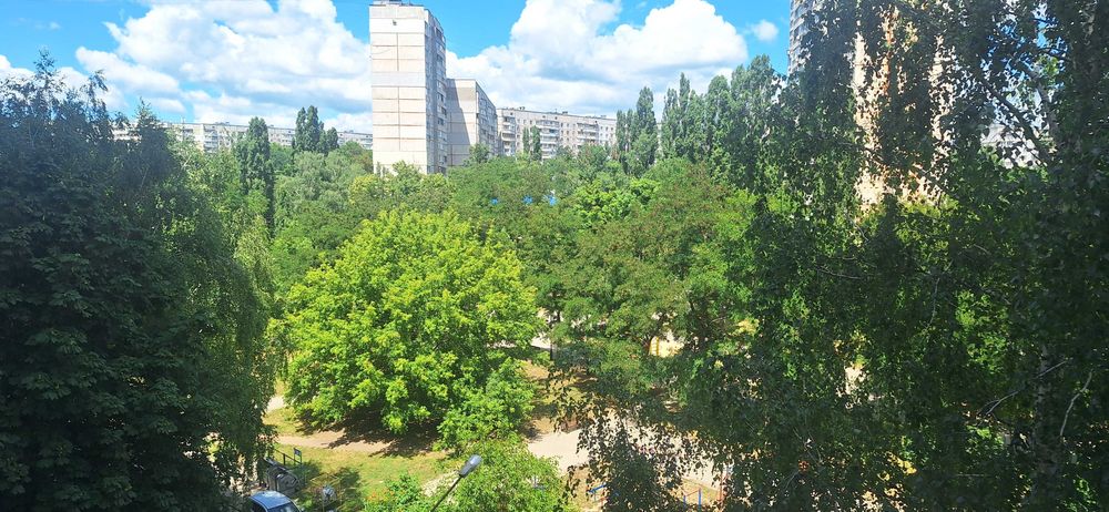 Продам 3 кімнатна квартира біля метро Перемога