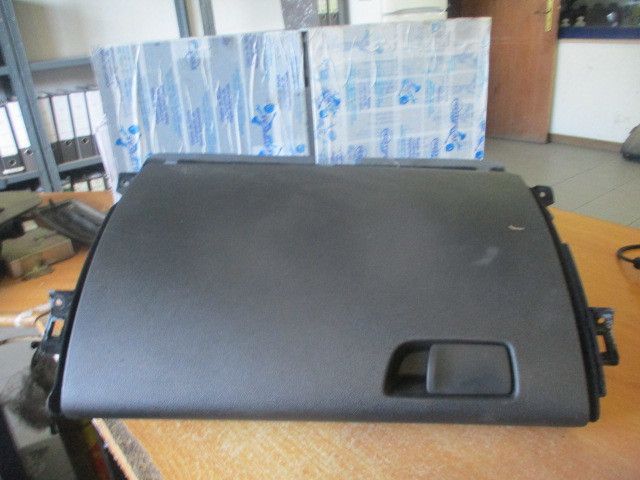 Porta luvas RENAULT Megane III (BZ0_)