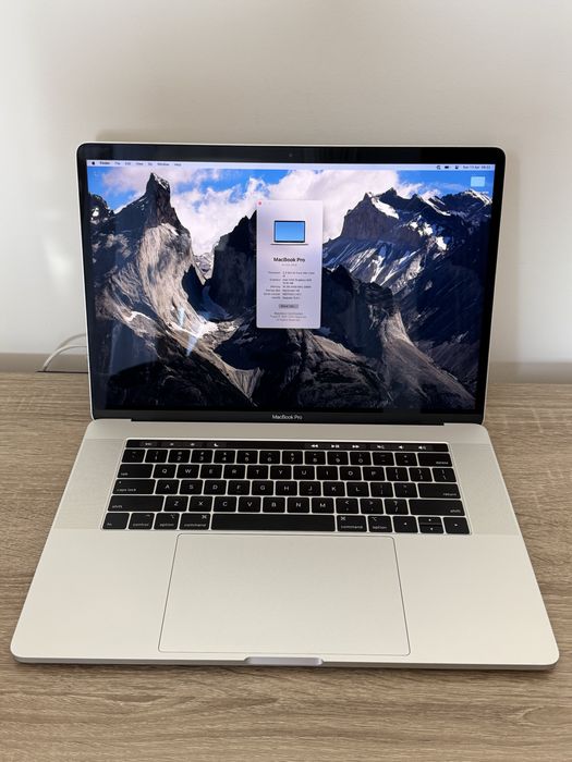 Macbook Pro 15 - 2019 - i9/512GB SSD/16GB RAM