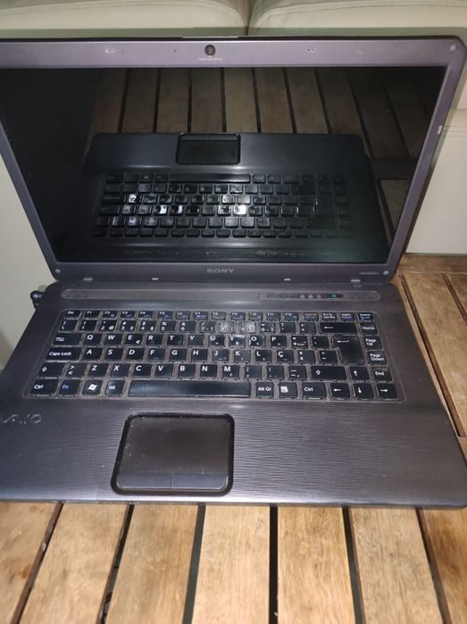 Portátil Sony vaio com carregador não tem beteria