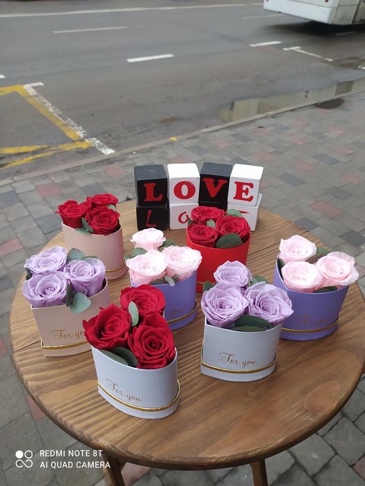 Стабілізовані троянди ,які стоять 8 років.