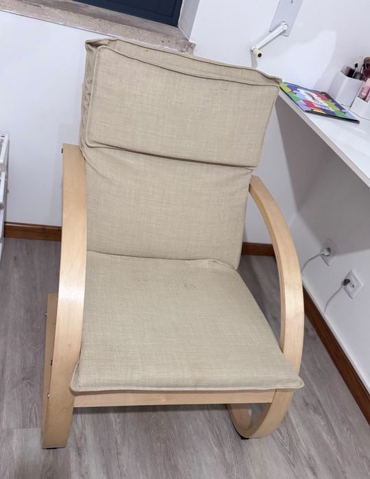 Cama casal com elementos
