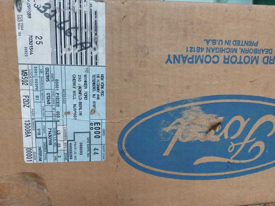 Фара на Ford Taurus задня права