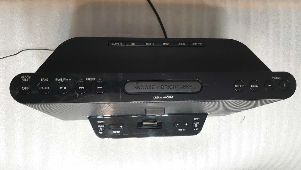 Приемник Sony ICF-DS15iP AM, FM стерео, iPod, AUX, часы, будильник, докстанция