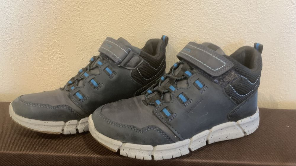 Jesienne buty Geox 33