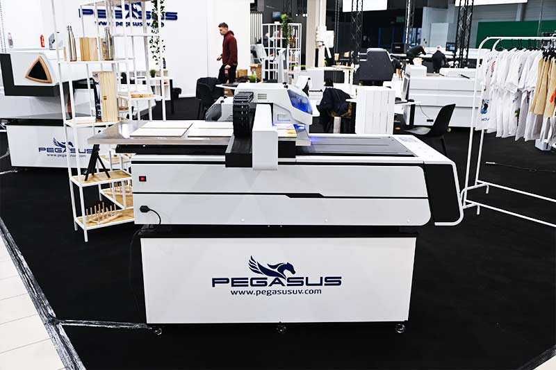 Pegasus AXIS 5th Generation – profesjonalna drukarka UV i UV DTF