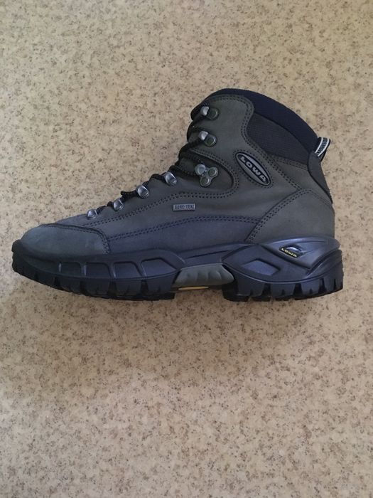 Ботинки Lowa  41-42 Словакия Оригинал берцы