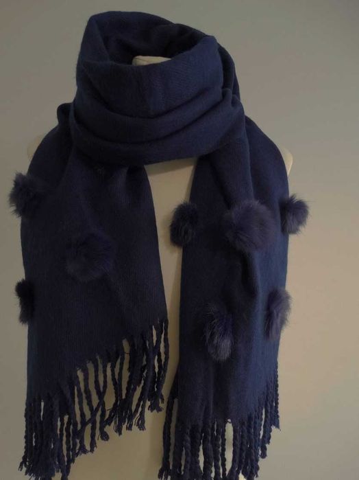 Szal z Wełny Pashmina Duży Zdobiony Wełną Królika Granatowy Kolor