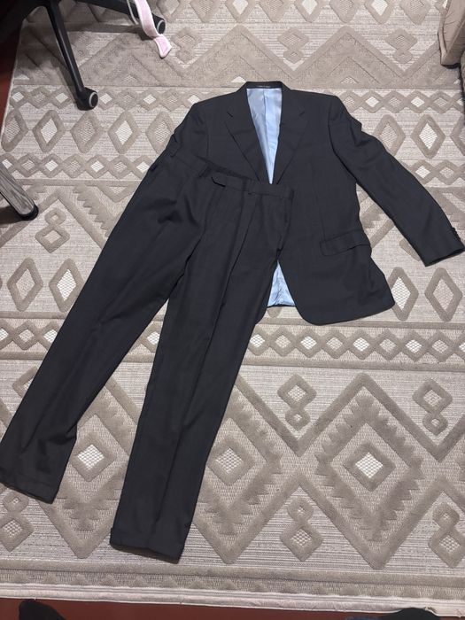 Corneliani — преміальний чоловічий костюм (оригінал)