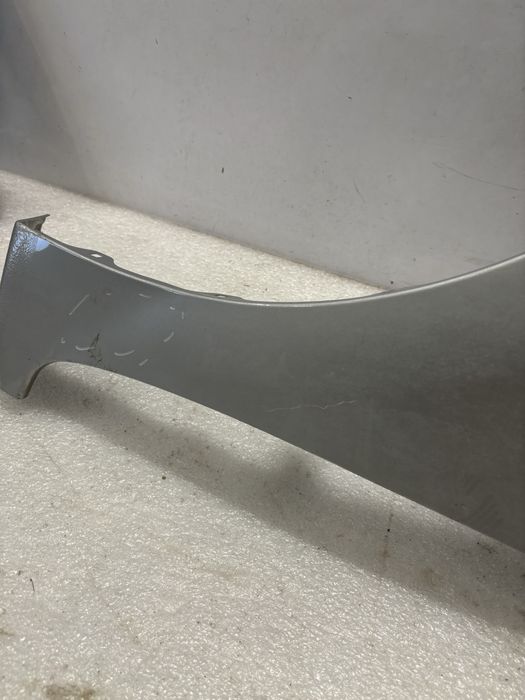 Toyota Corolla E16 13-19 błotnik lewy przód przedni