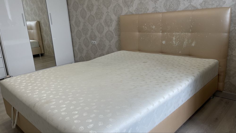 Кровать с подьемным механизмом