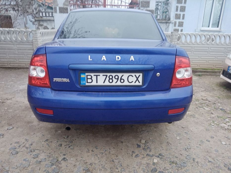 Продам приору в дуже гарному стани  кому потрибно хороша машинка звонить договоримся на машину Деник не жалели машина в идеальному стани авто в радной краске без рижиков без ржавшин без дирок все радное  все целое кто купе буде доволи економічне авто газ бензин расход 5.5л на 100 км В авто дорогая Обезшумка стоит все Обезшумленая продажа срочная таких Авто в Украине Редкость