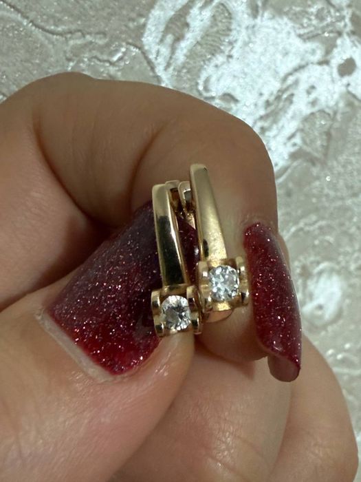 Золотые серьги с бриллиантами