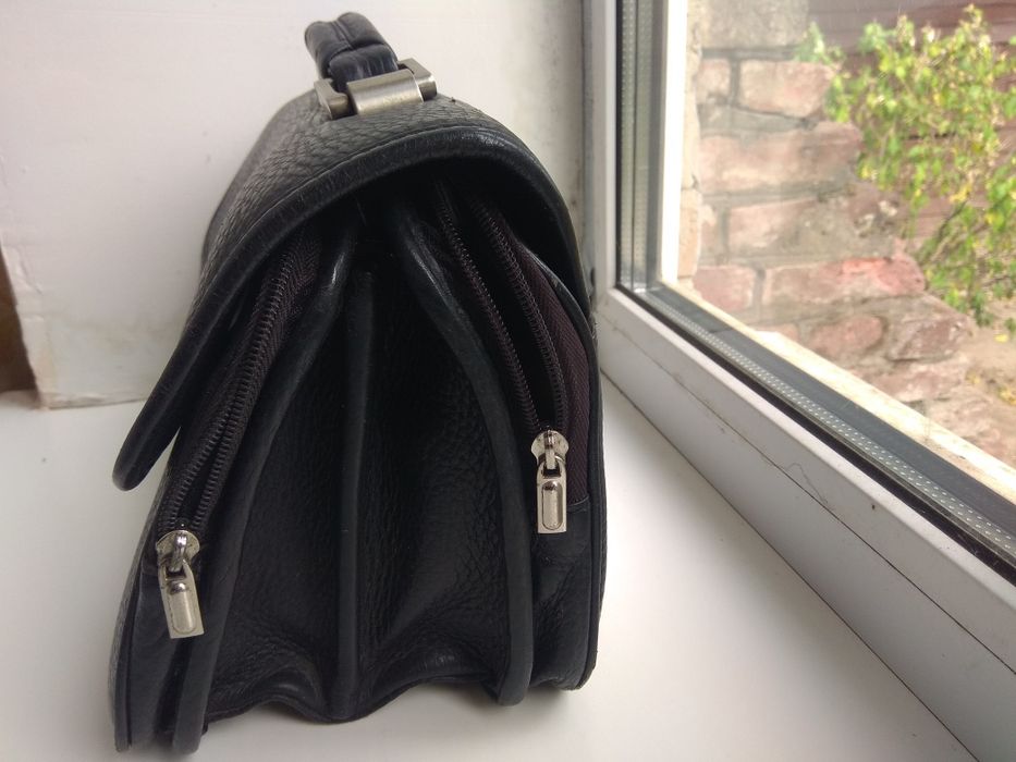 Барсетка с натуральной кожи, черная