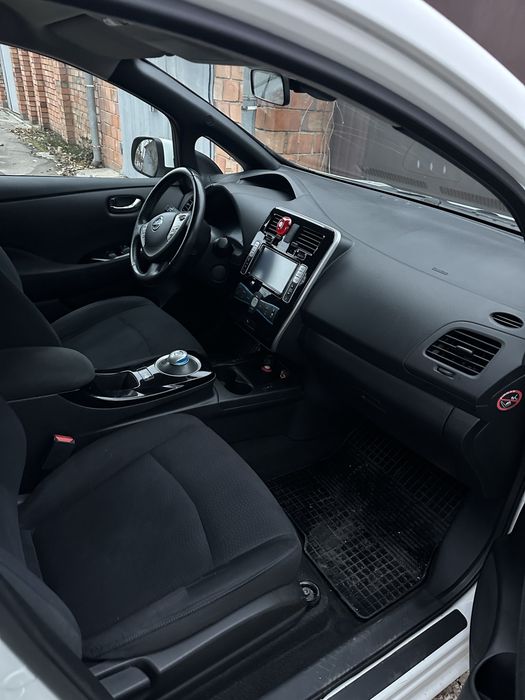 Продам Nissan LEAF 2014