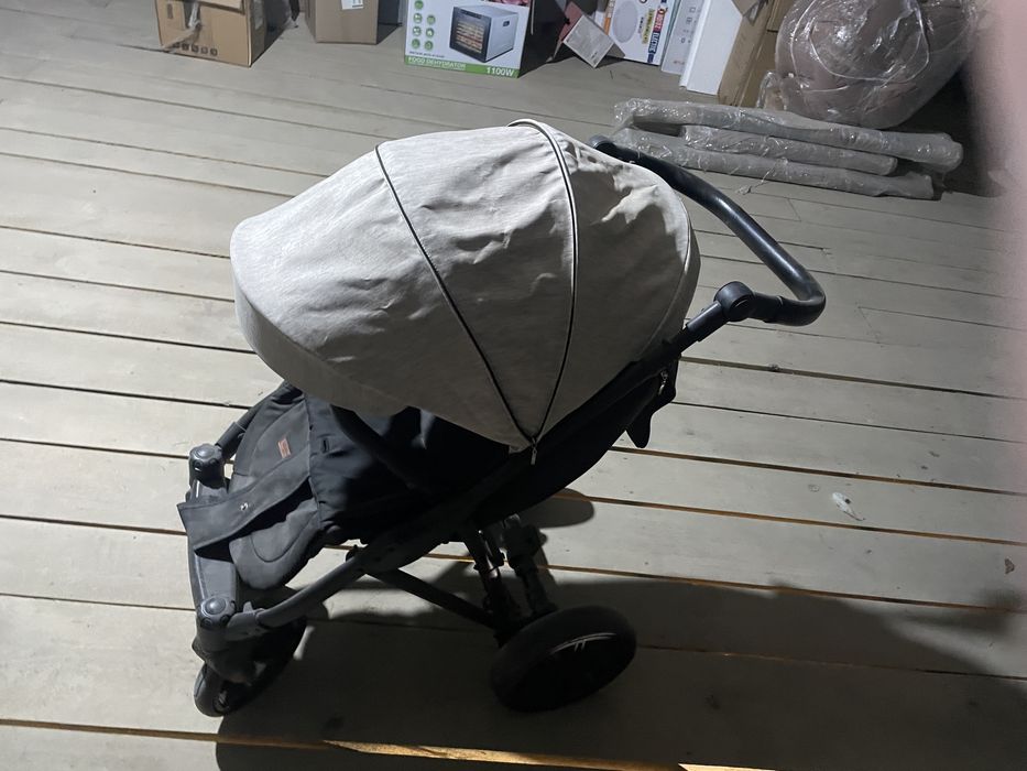 Прогулянковий візочок