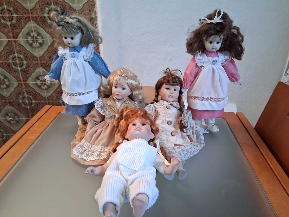 Bonecas de porcelana