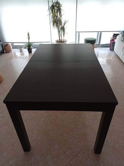 Mesa e cadeiras Ikea
