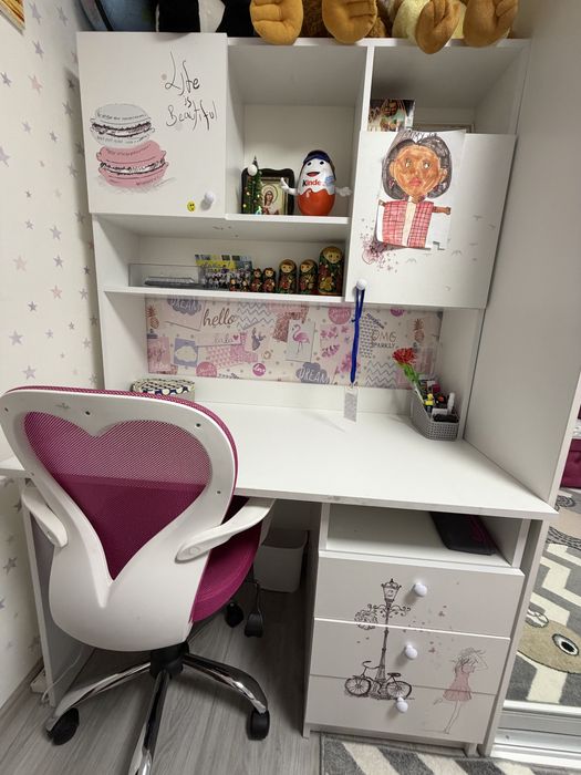 Стіл офісний в дитячу кімнату