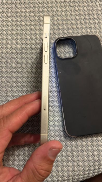 Iphone 14 plus  128 aparelho em bom estado apenas a camera traseira parou de funcionar !