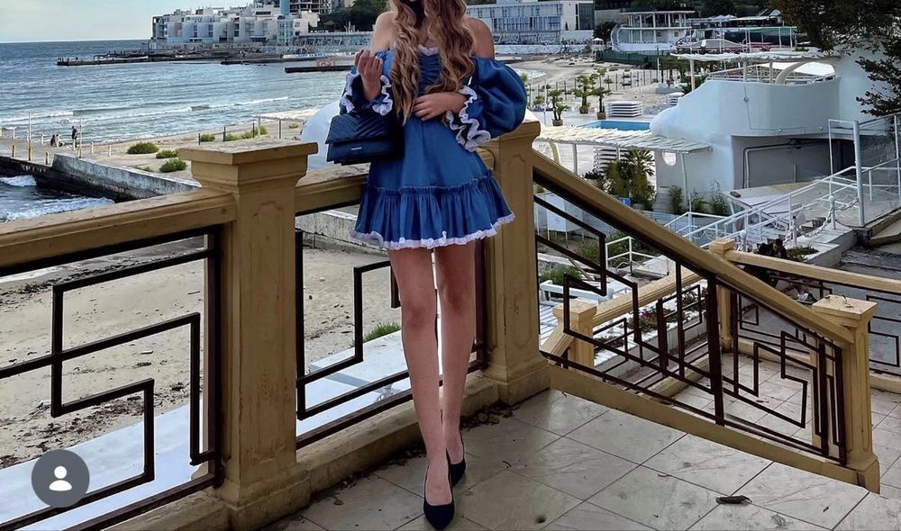Коротка жіноча сукня ivina boutique синя з білим мереживом