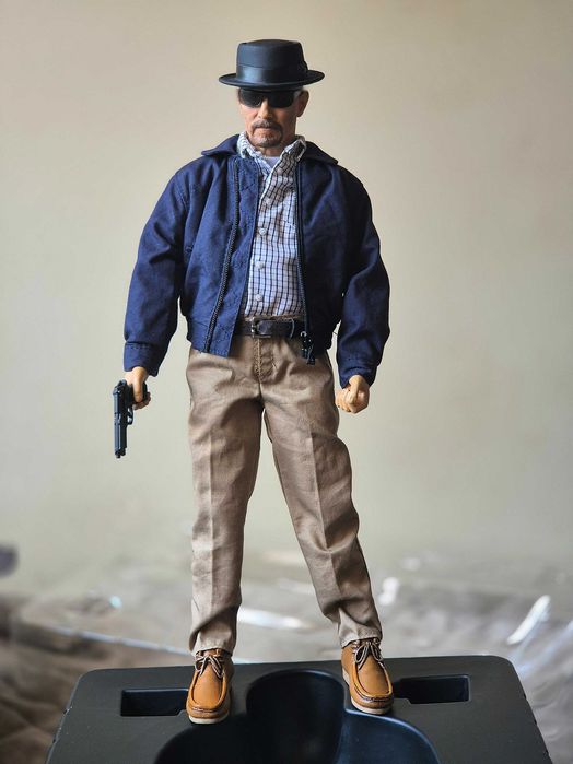 ThreeZero Breaking Bad Heisenberg Walter White figurka w skali 1/6