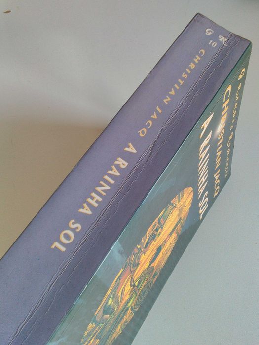 A Rainha Sol por Christian Jacq (1995)